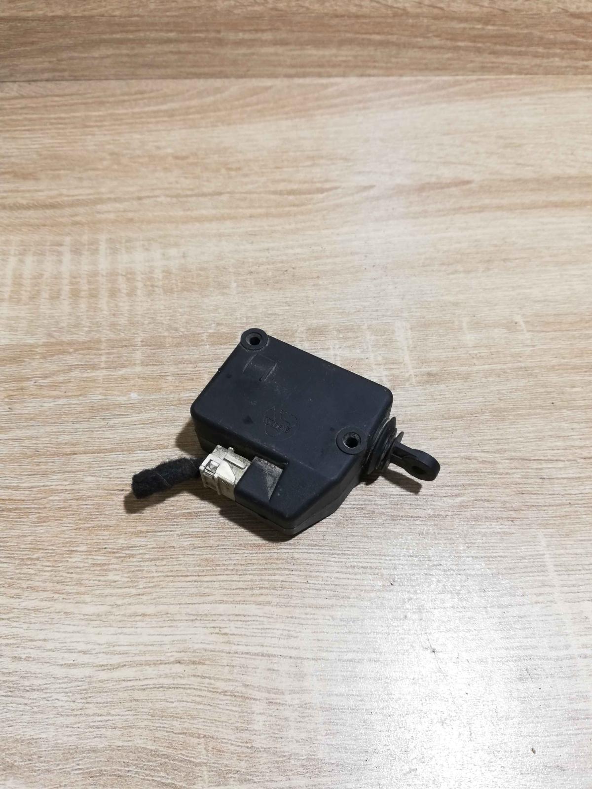 V V40 N7   Central locking motor Volvo S40, V40