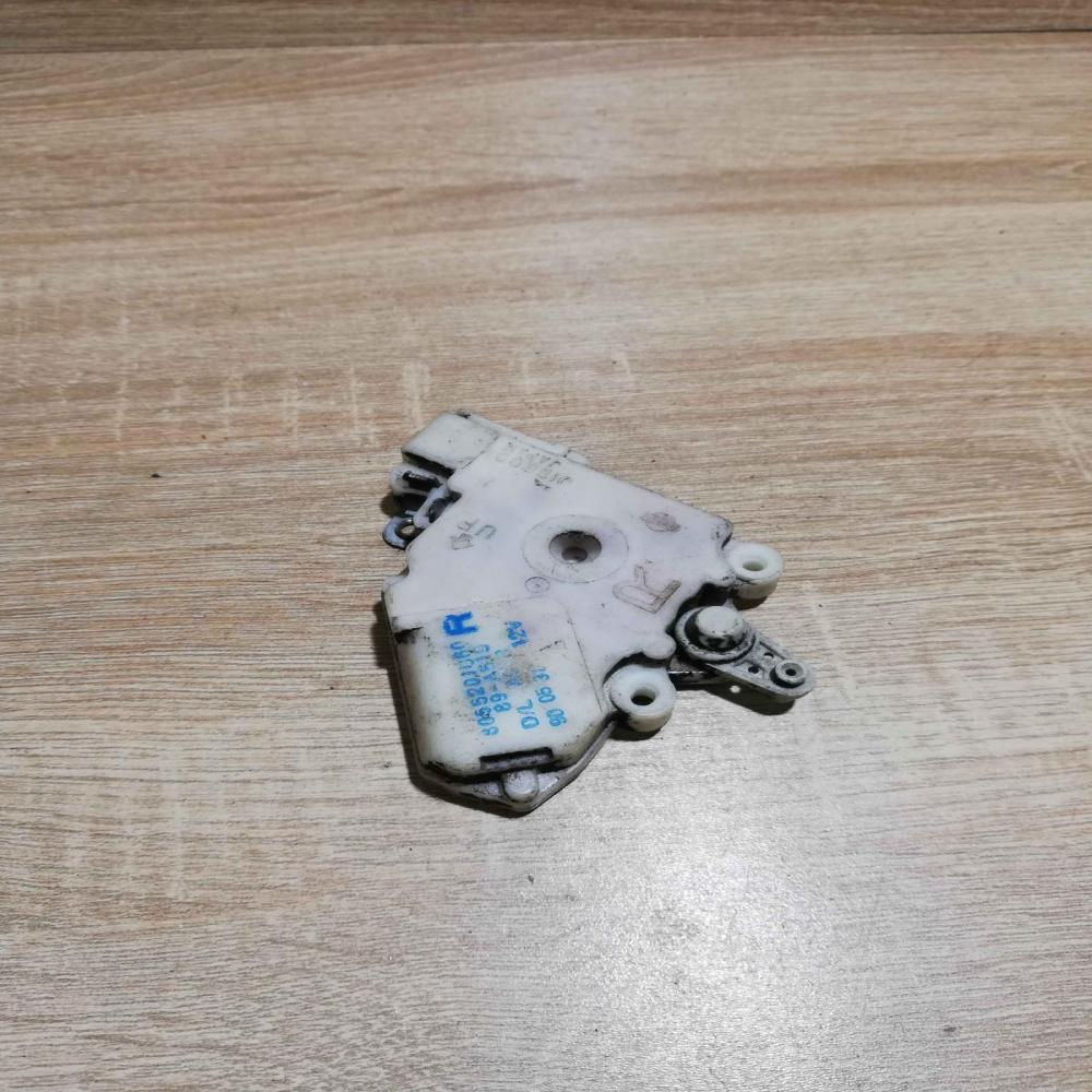 8055201U60   Central locking motor Nissan Primera