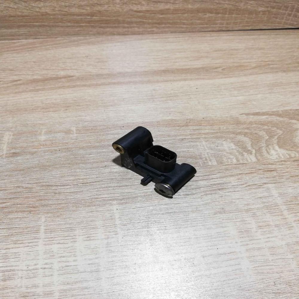 6977398   Airbag deployment crash/impact sensor BMW 5 E60 E61