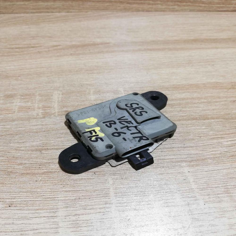 09136114   Airbag deployment crash/impact sensor Opel Vectra B