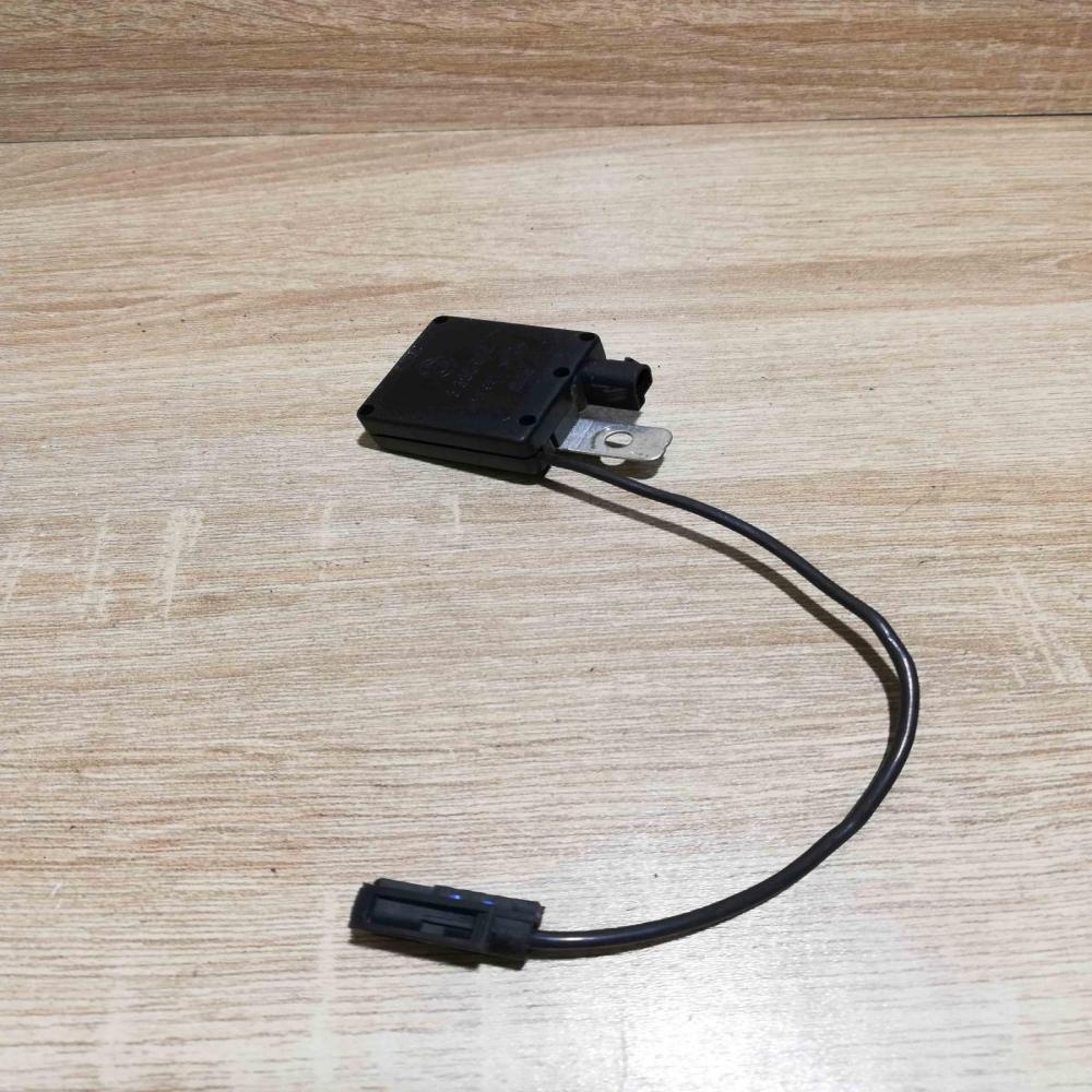 8380945 16268419  Aerial antenna amplifier BMW X5 E53