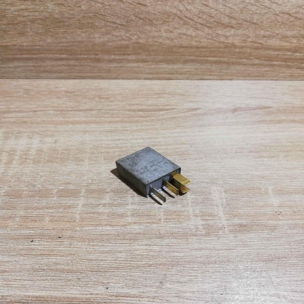 0332011001   Other relay Toyota Avensis T250