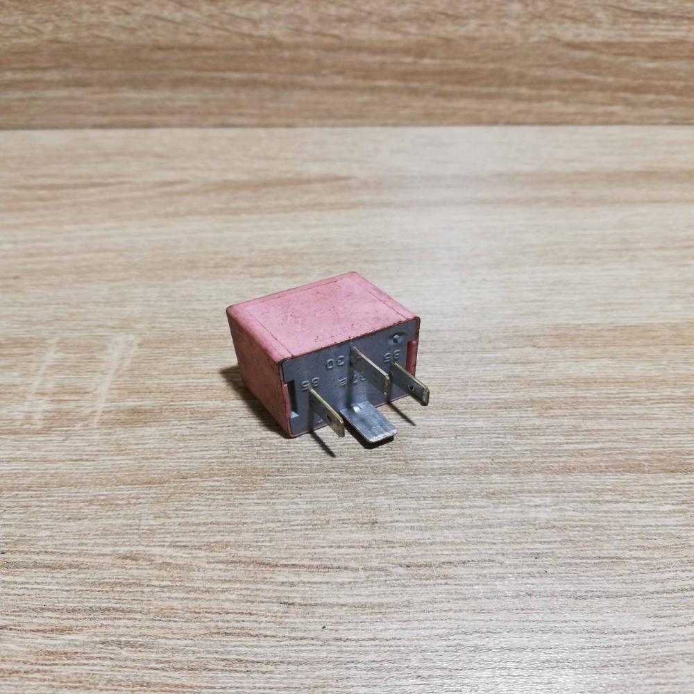 20240041   Other relay Renault Laguna II