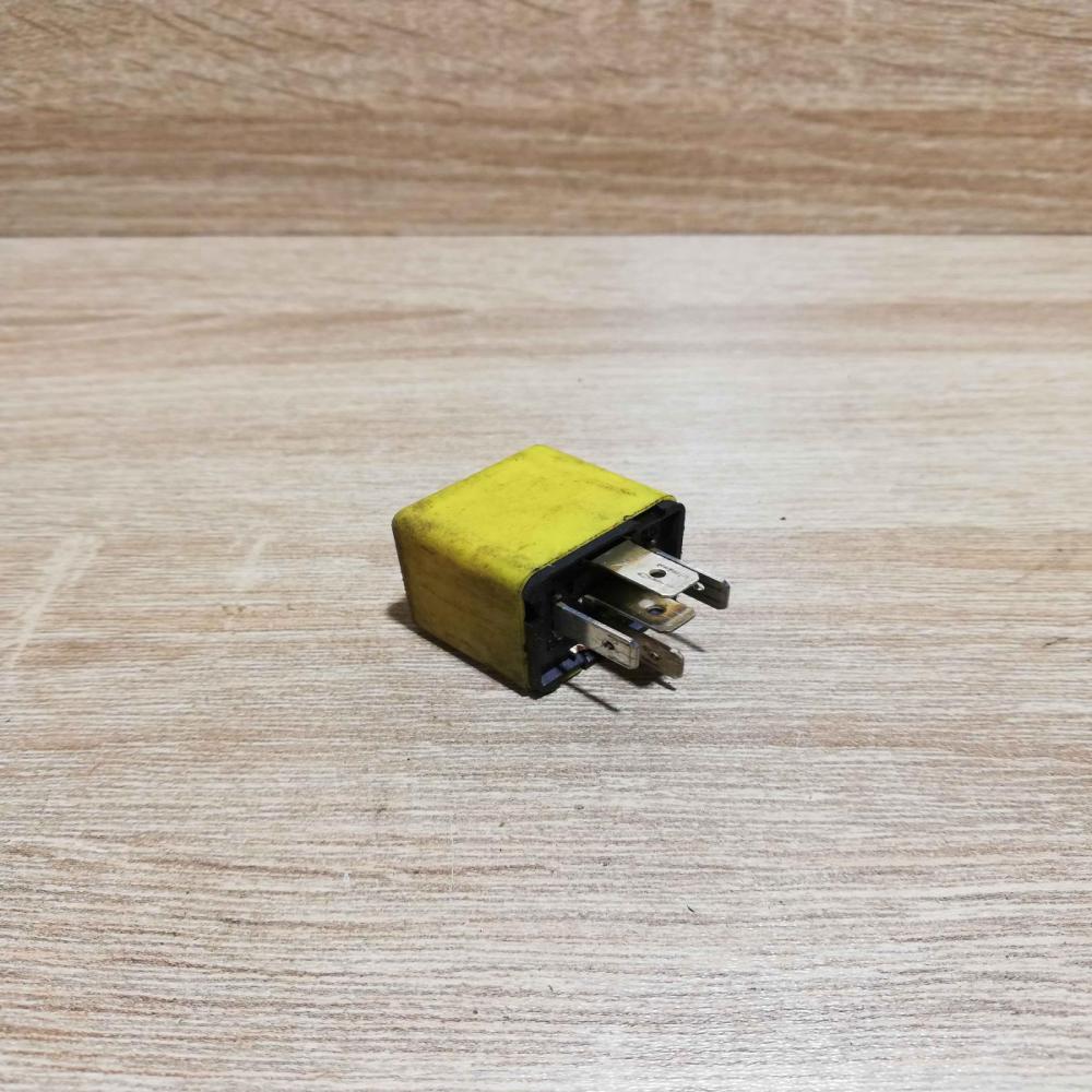 82461739   Other relay Fiat Marea