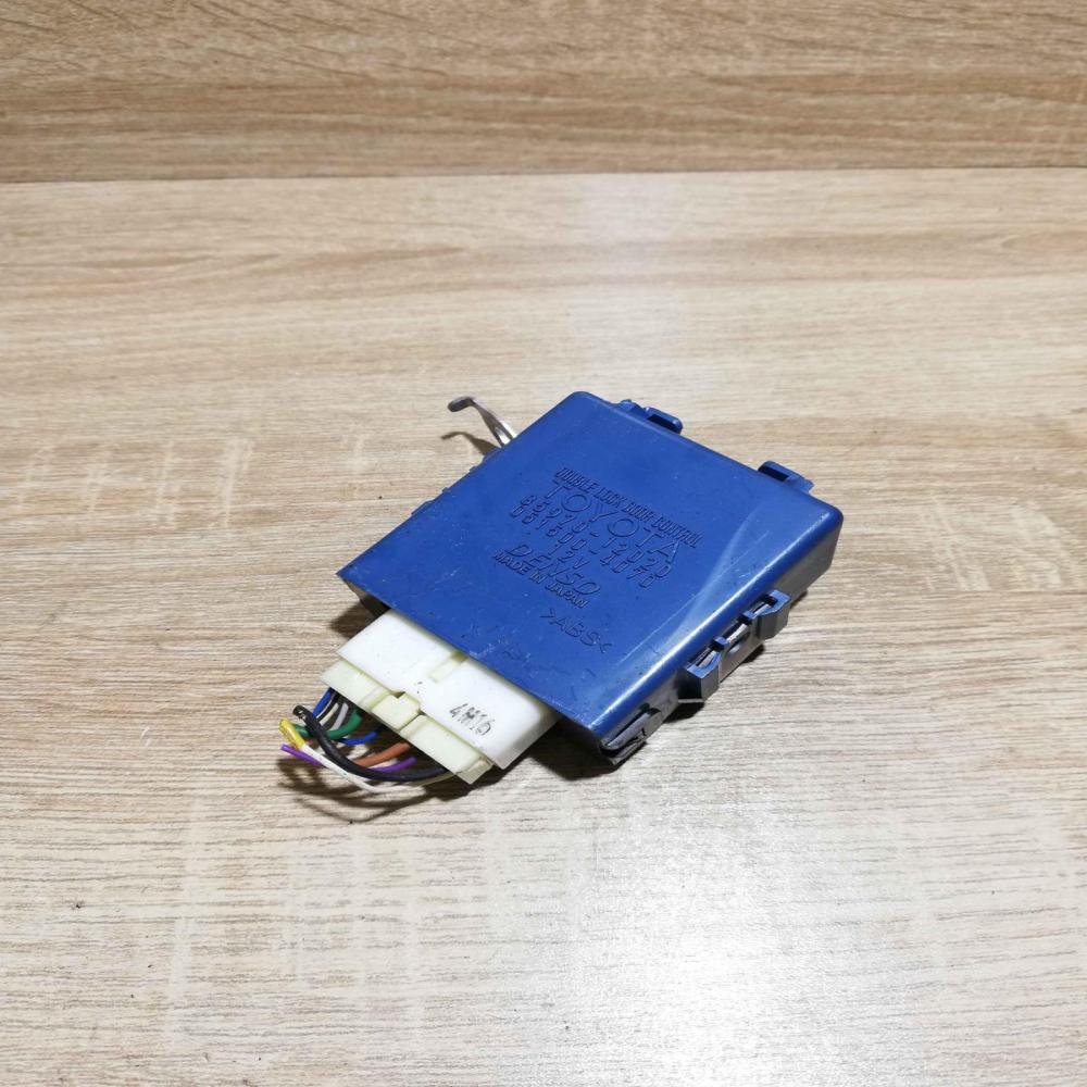 85970 12020 051500 4070  Door control unit/module Toyota Auris 150
