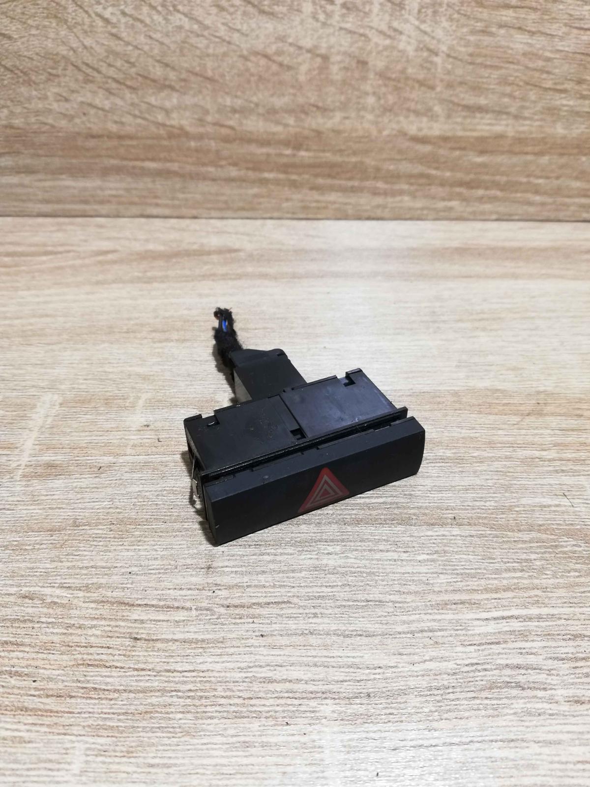 9751216 Hazard Warning  Hazard light switch Audi A6 S6 C6 4F