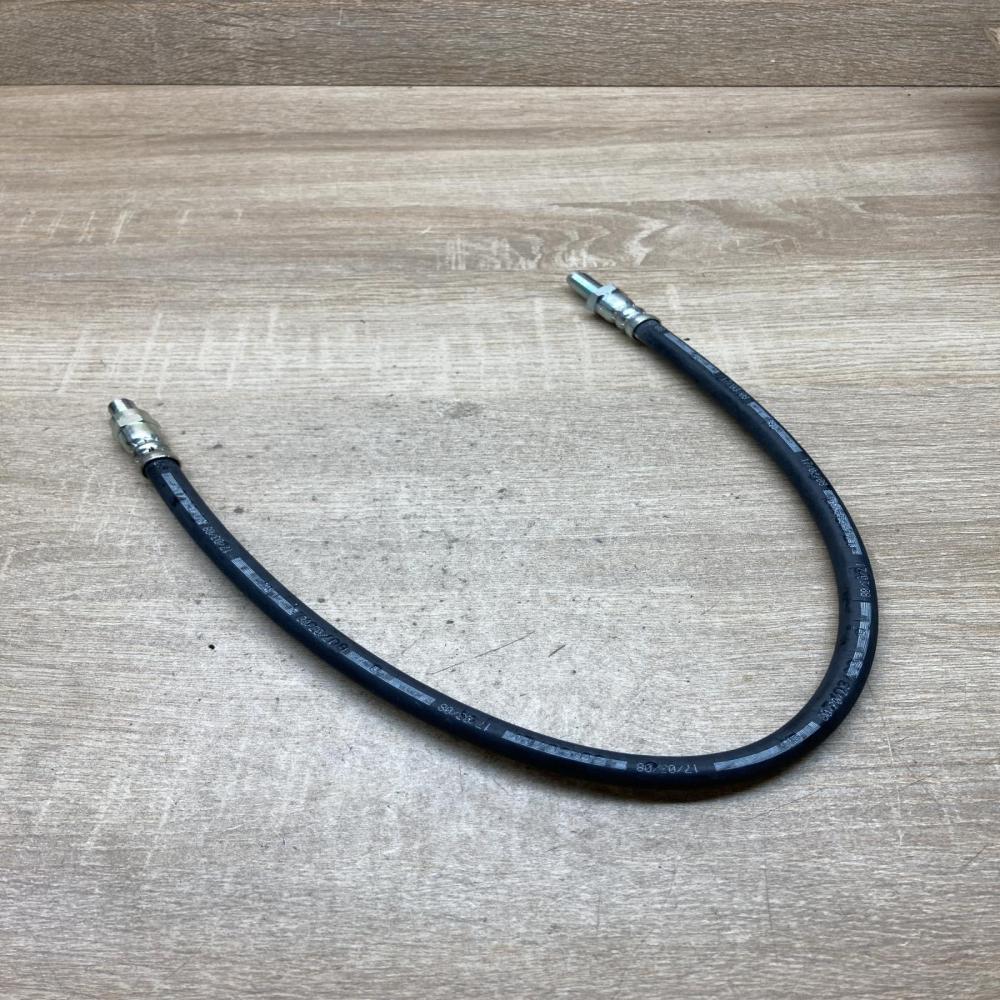 677713   Brake line pipe/hose Volvo 140