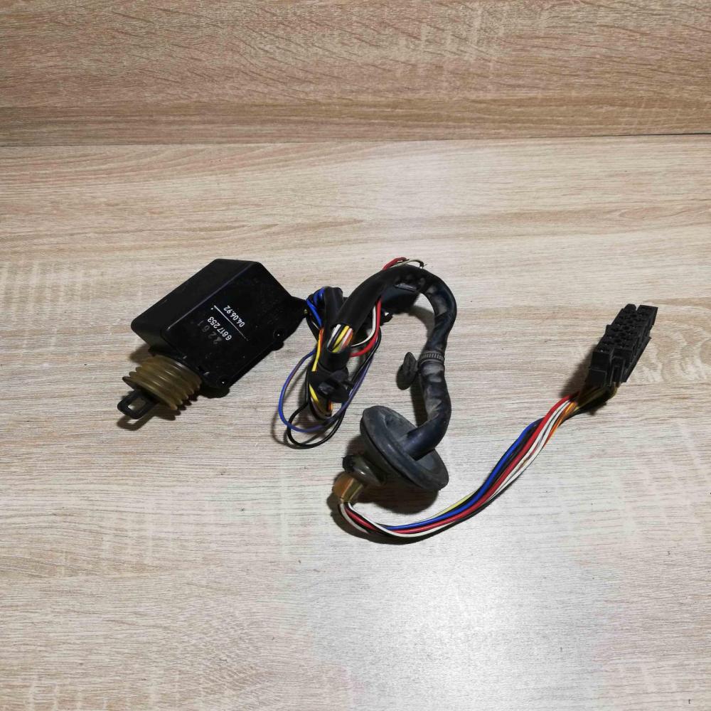 6817253   Alarm control unit/module Mazda 626
