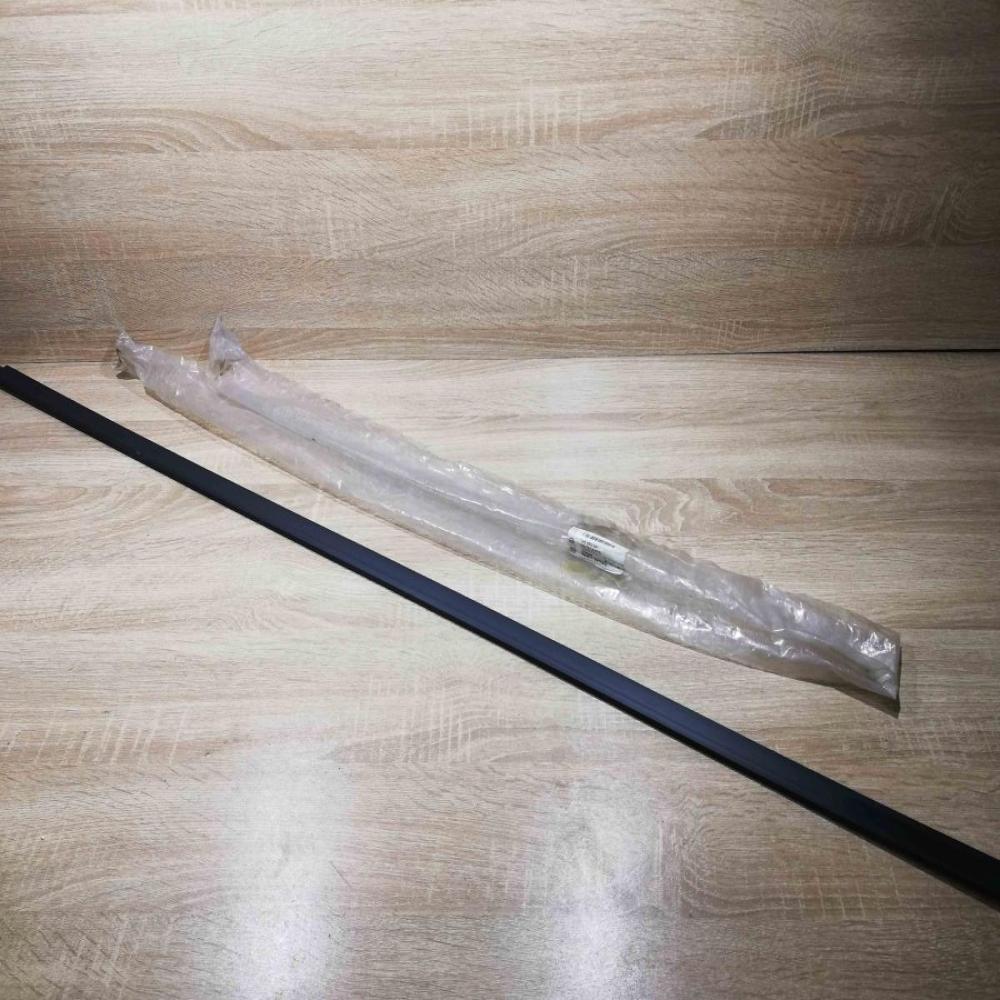 1H0853941   Rear bumper trim bar molding Volkswagen PASSAT B5