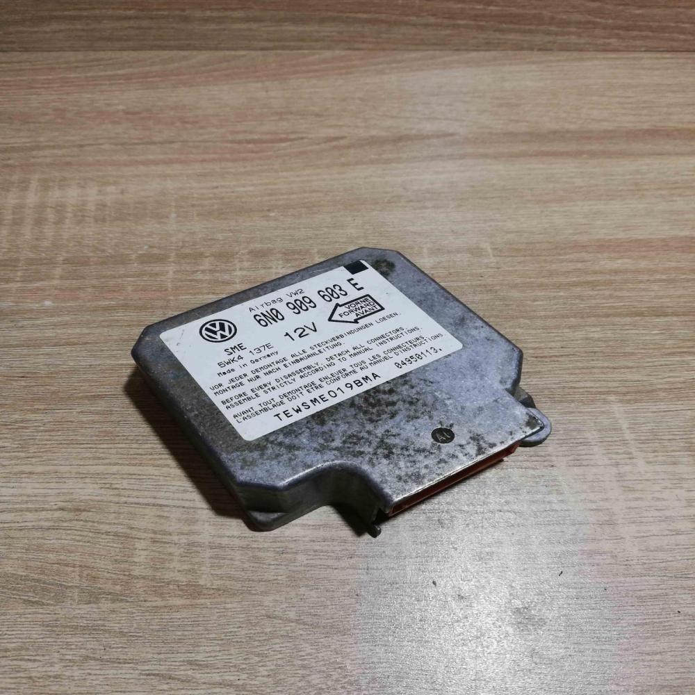 6N0909603E   Airbag control unit/module Volkswagen Golf III