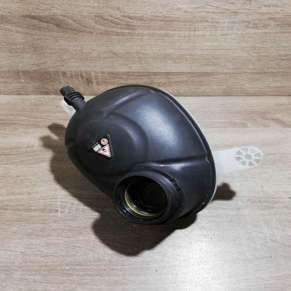 A2055000049   Coolant expansion tank/reservoir Mercedes-Benz C W205