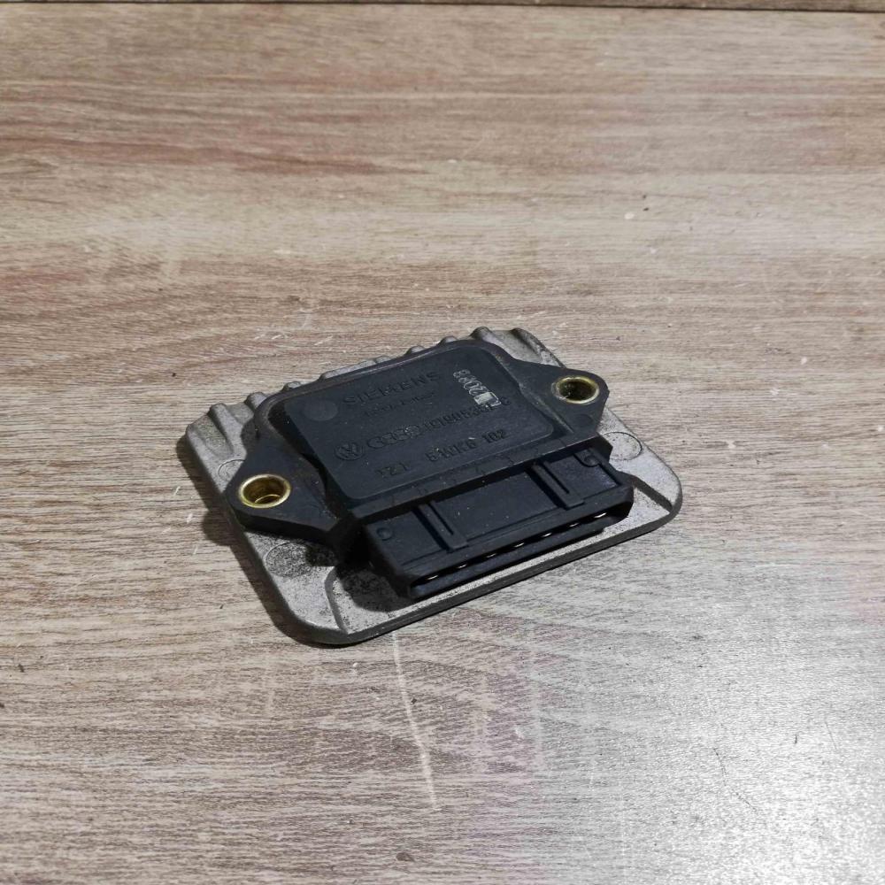 191905351C   Ignition amplifier control unit Audi 80 90 S2 B4