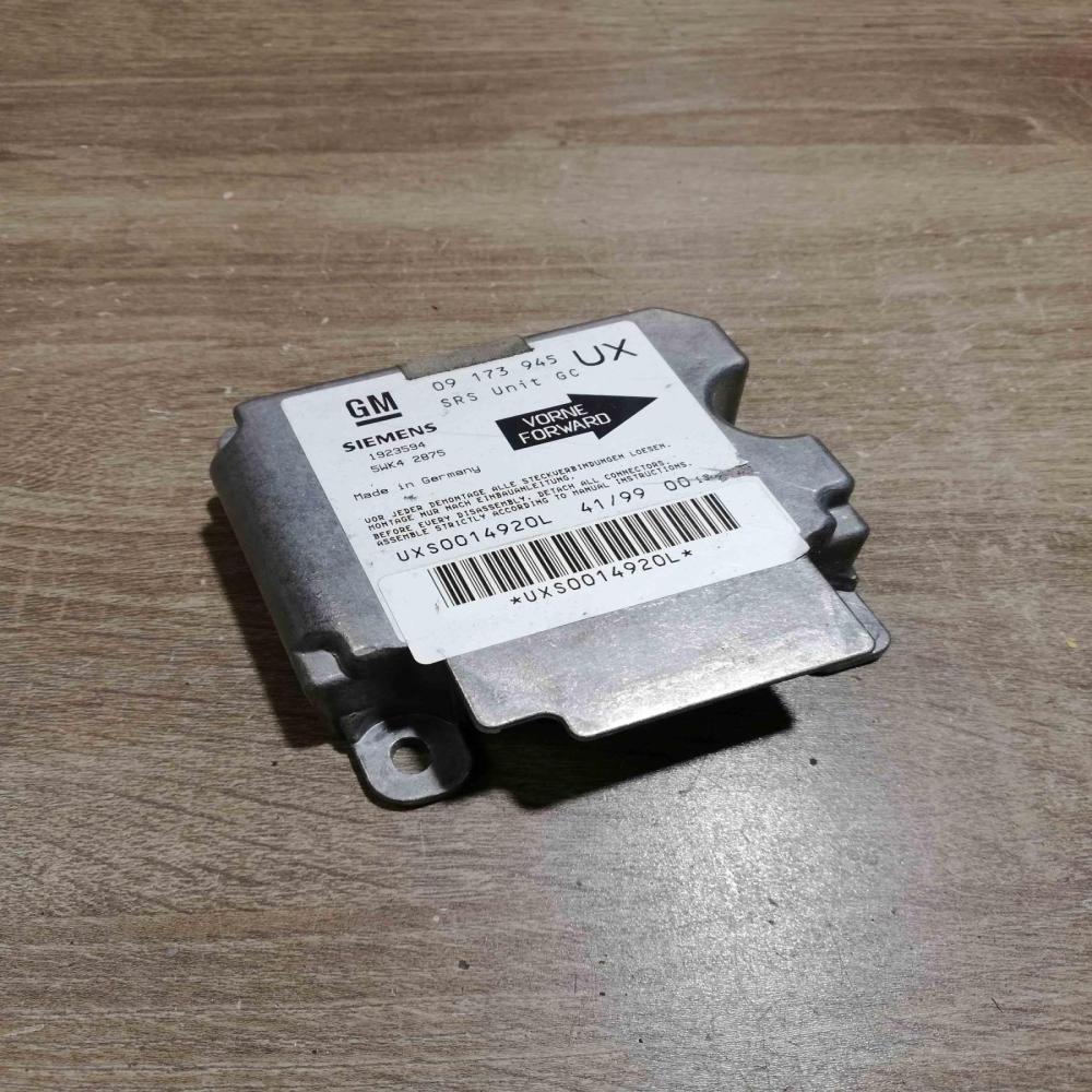 09173945   Airbag control unit/module Opel Omega B1