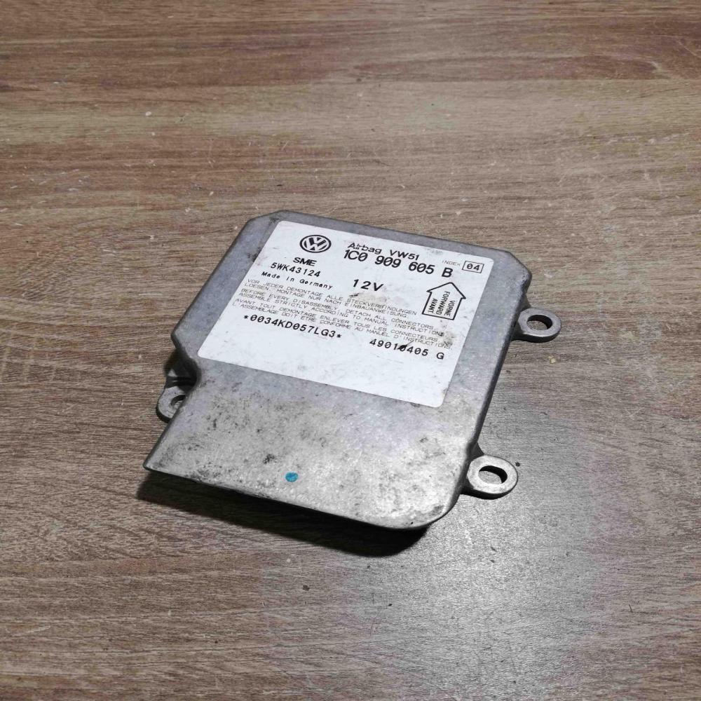 1C0909605B   Airbag control unit/module Volkswagen PASSAT B5