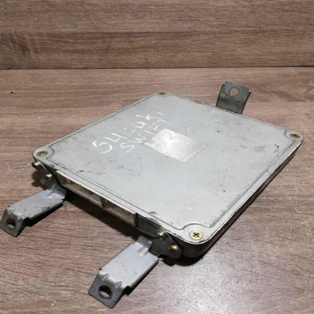 33920 71C2 101120 0592  Engine control unit/module ECU Suzuki Swift