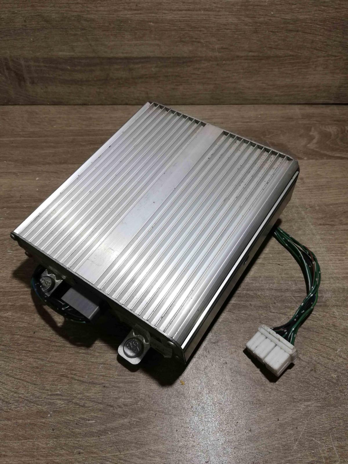 F32F 18C808 BC KA82 66 920  Sound amplifier Ford Probe