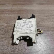 5KG005034 00 857919471  Light relay Audi 80 90 B3