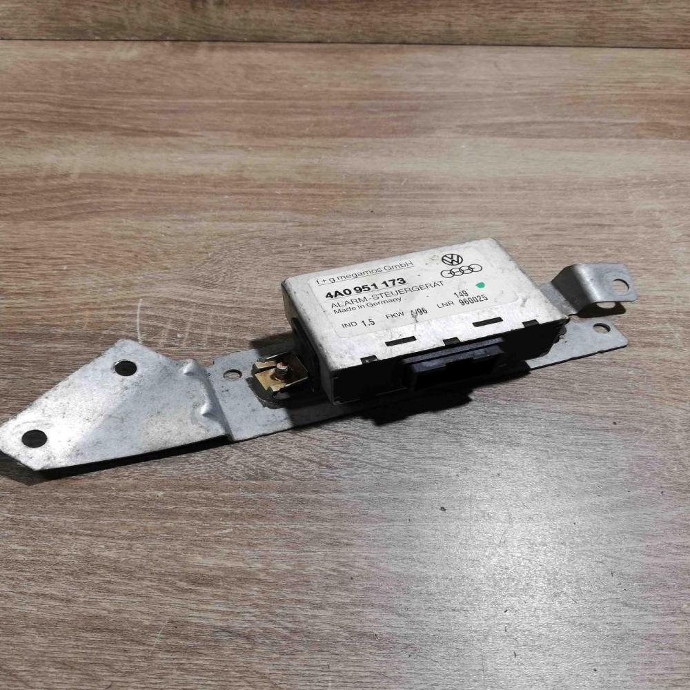 4A0951173   Alarm control unit/module Audi A6 S6 C4 4A