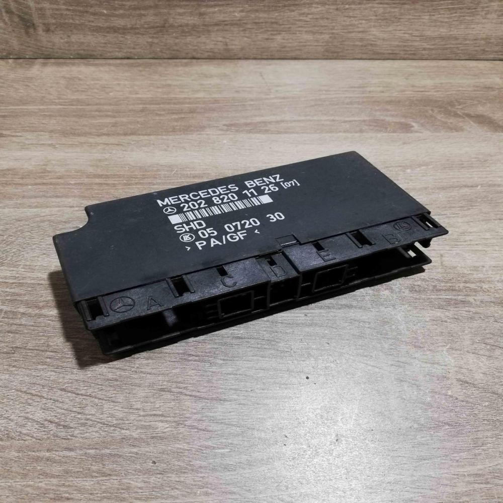 2028201126 05072030  Comfort/convenience module Mercedes-Benz C W202