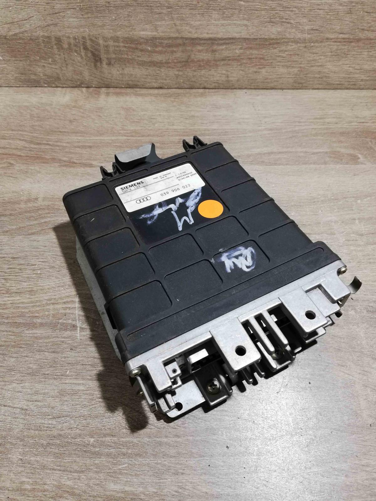 039906022 5WP4194  Engine control unit/module ECU Audi 80 90 B3