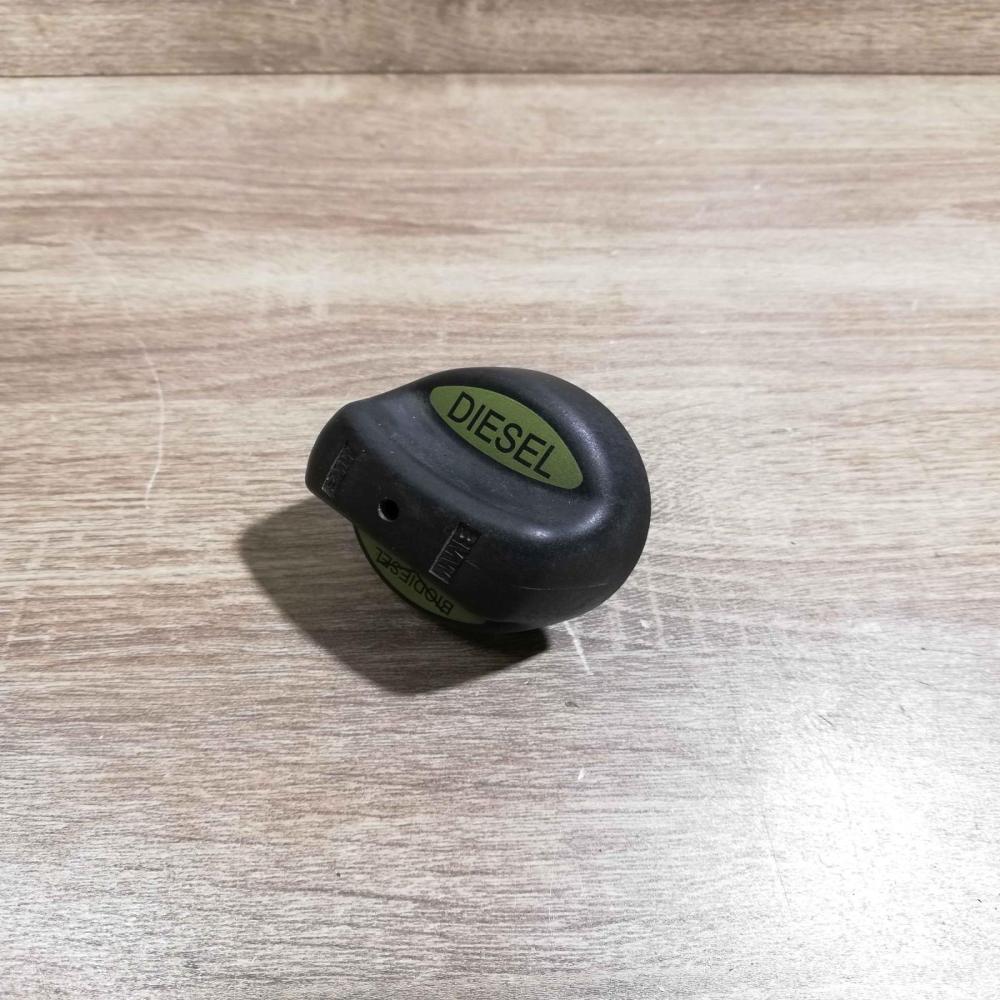 Diesel   Fuel tank cap BMW 5 E34