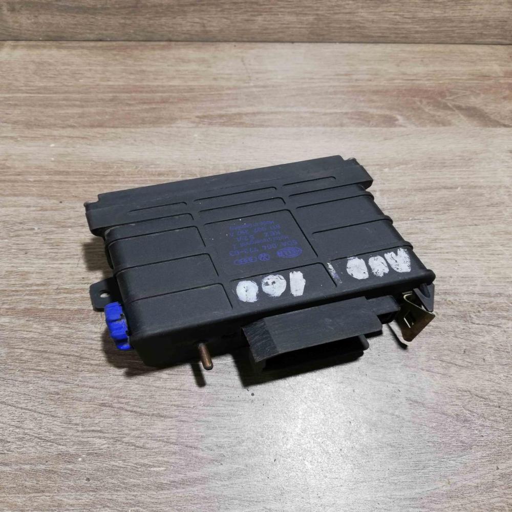 5DA004773 03 811907397A  Engine control unit/module ECU Audi 100 200 5000 C3