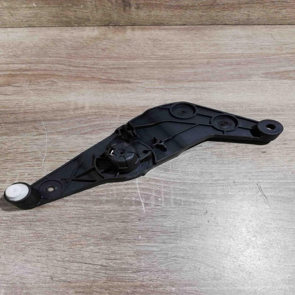 9114002   Engine bonnet (hood) release handle BMW 5 F10 F11