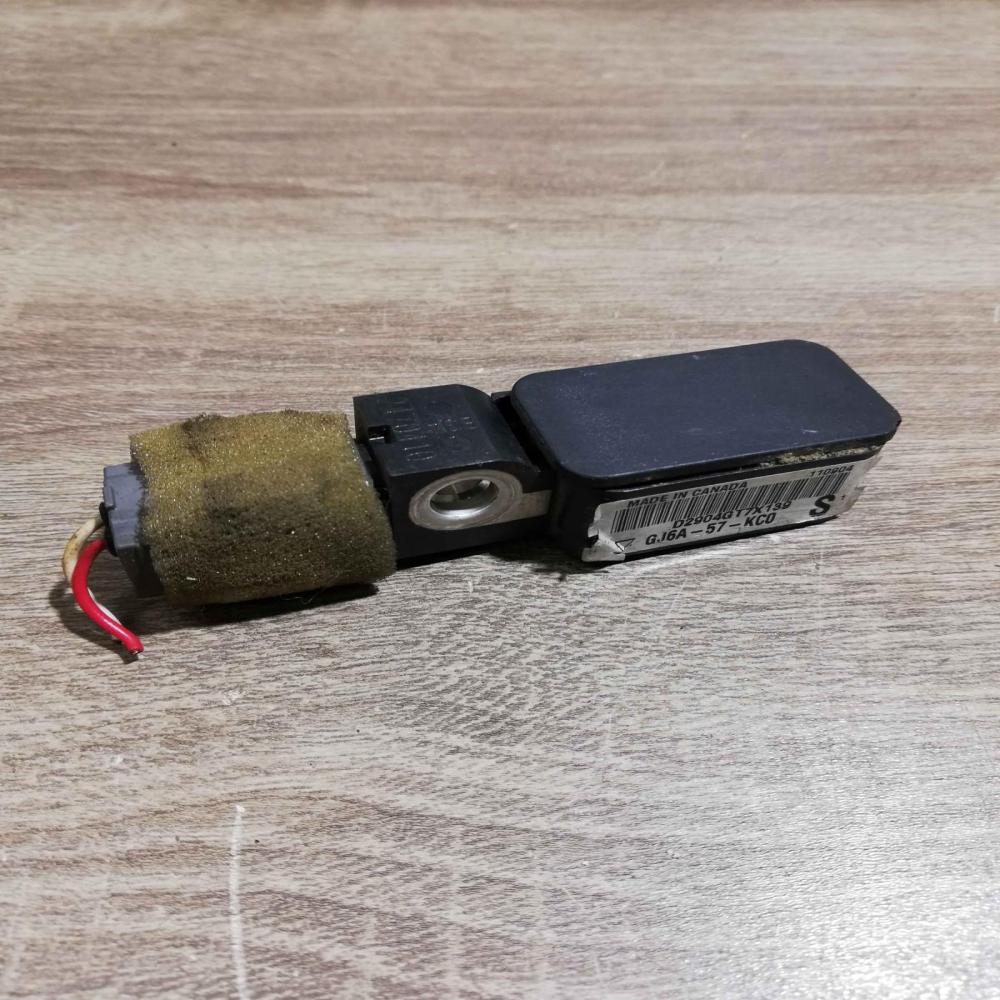 GJ6A 57 KC0 D2904GT7X139  Airbag deployment crash/impact sensor Mazda 6