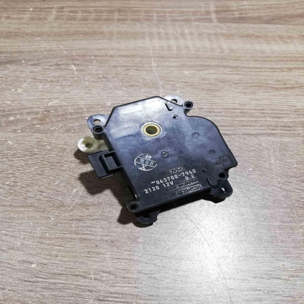 063700 7960   Air flap motor/actuator Toyota Prius (XW20)