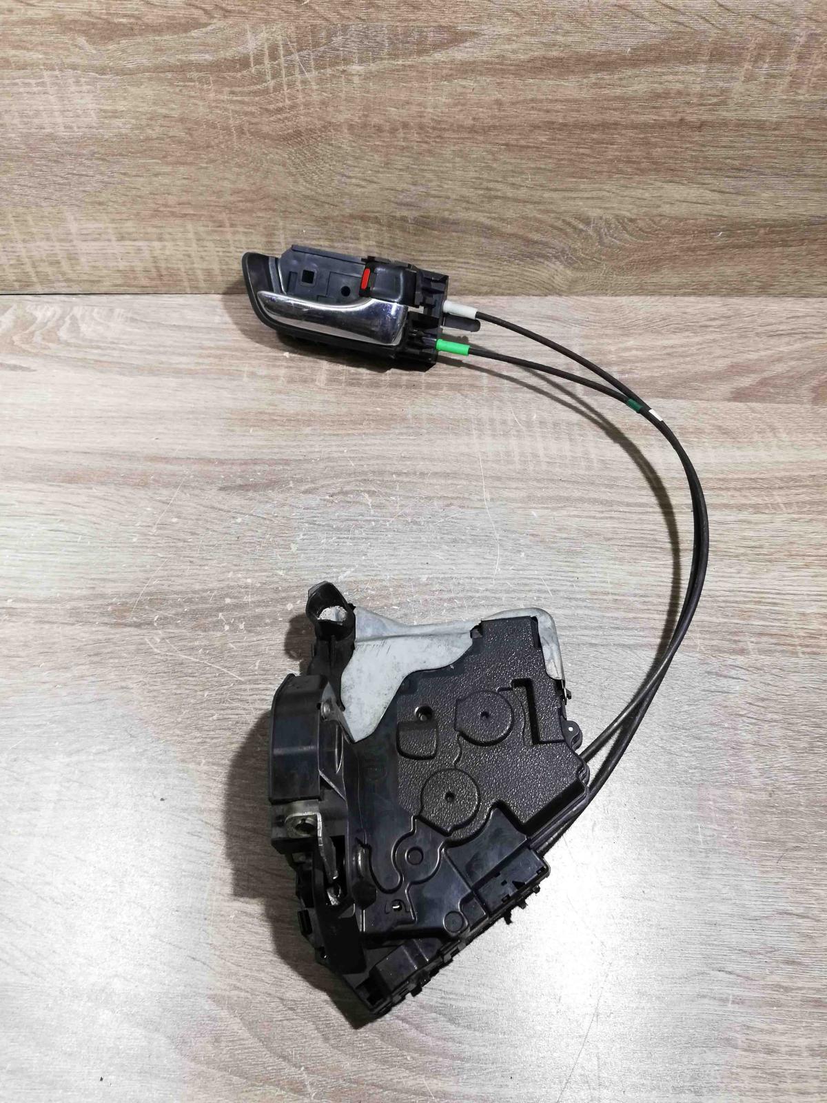 69273 47020 69205 47020  Rear door lock Toyota Prius (XW20)