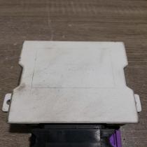 150 696   Window wiper relay Toyota Avensis T250