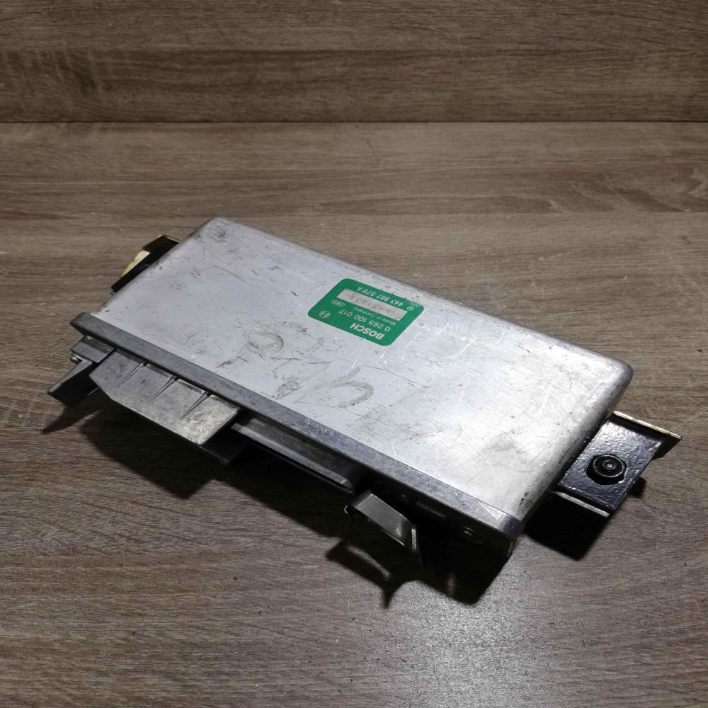 0265100017 443907379 A  ABS control unit/module Audi 100 200 5000 C3