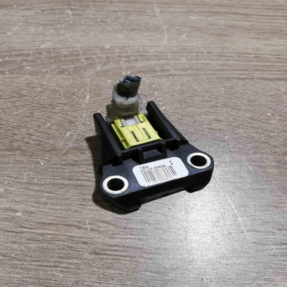 89173 0D020   Airbag deployment crash/impact sensor Toyota Yaris