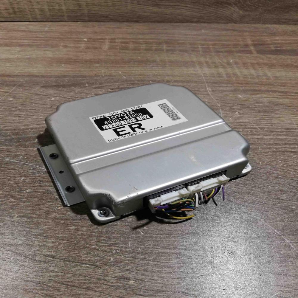 89261 52050 219000 1590  Start/Stop control module Toyota Yaris