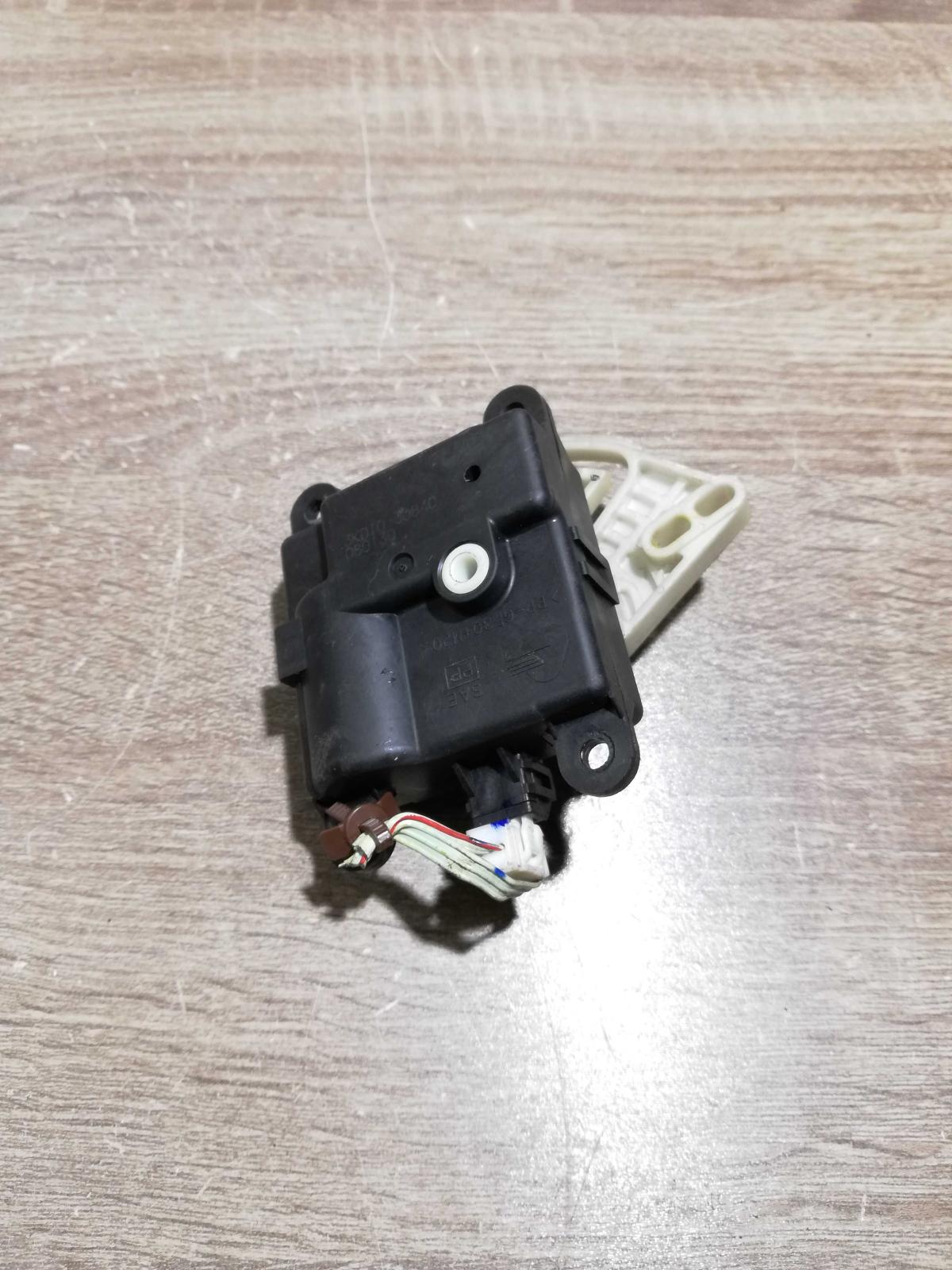 3K010 30840 080130  Air flap motor/actuator Nissan Qashqai