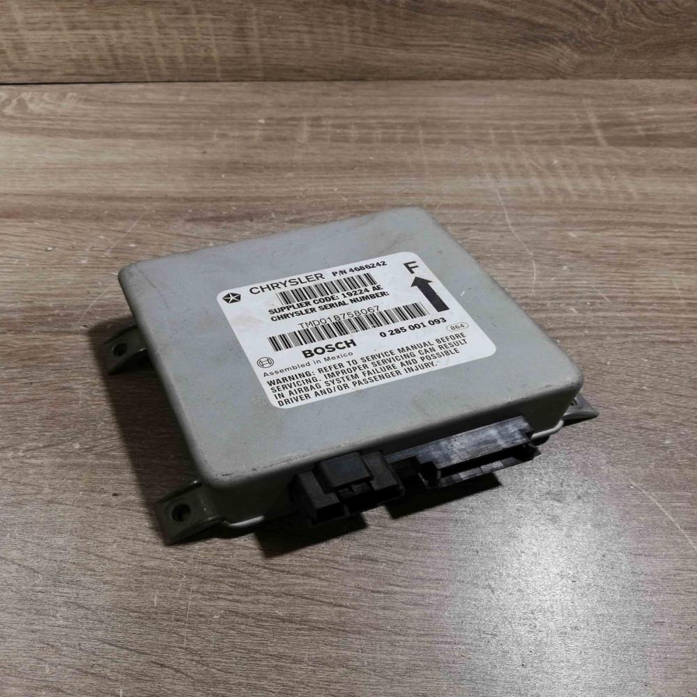 0285001093 4686242  Airbag control unit/module Chrysler Voyager