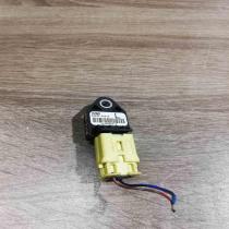 89834 05010   Airbag deployment crash/impact sensor Toyota Avensis T250