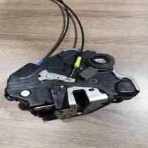 6i1914 z6 Avensis front right  Front door lock Toyota Avensis T250