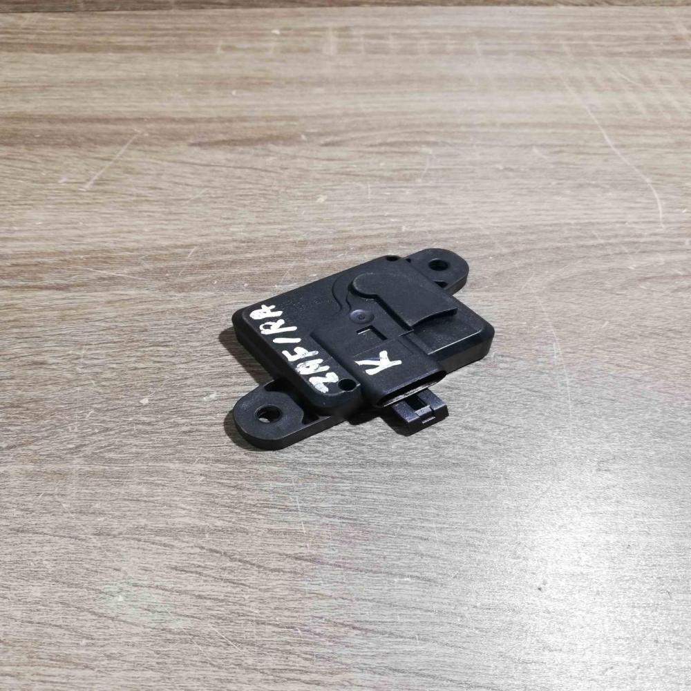 09133263 TGS1409209C  Airbag deployment crash/impact sensor Opel Zafira A