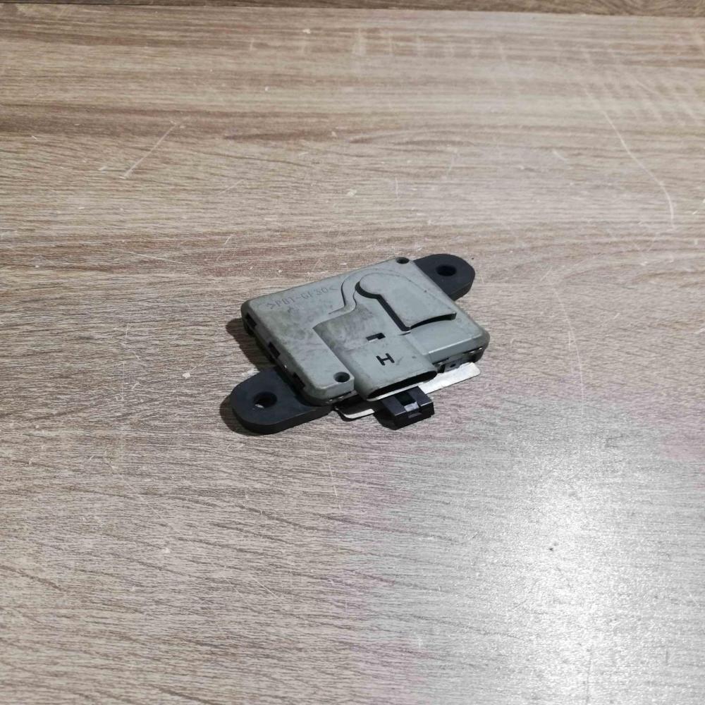 09136114 SKS0273929M  Airbag deployment crash/impact sensor Opel Vectra B
