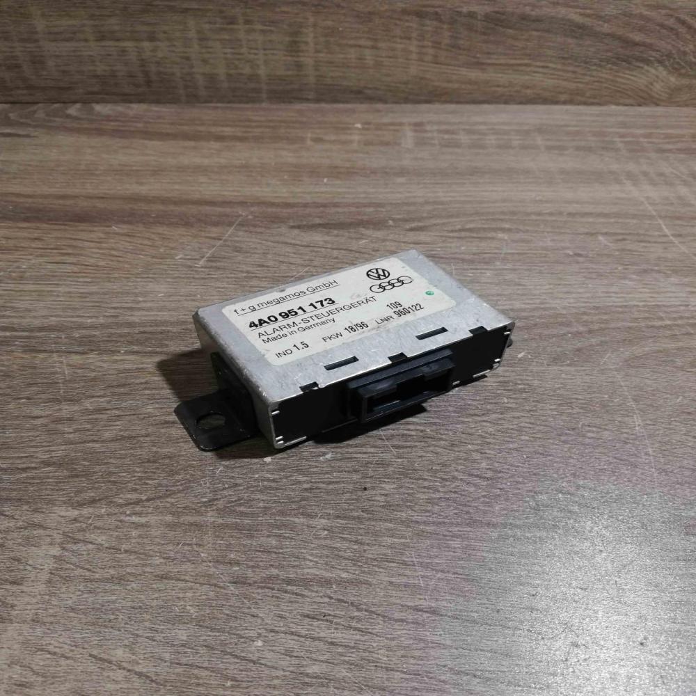 4A0951173   Alarm control unit/module Audi A6 S6 C4 4A