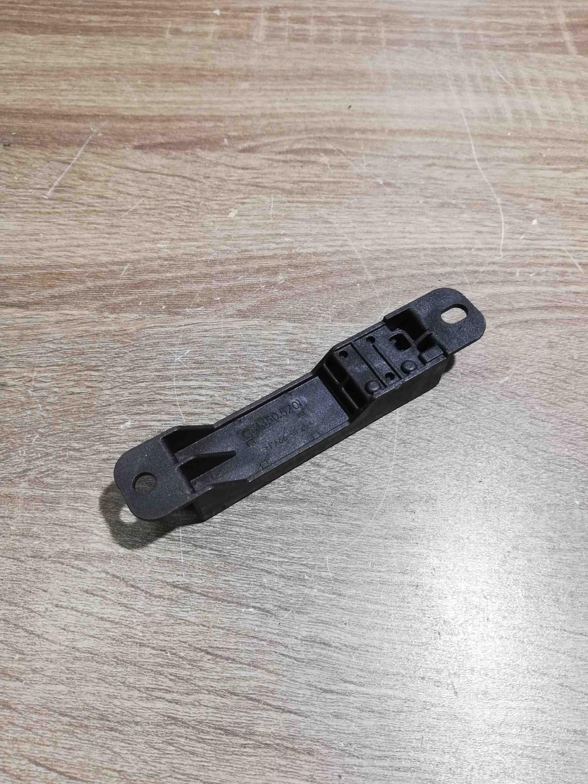 A2059053005   Keyless system antenna Mercedes-Benz C W205