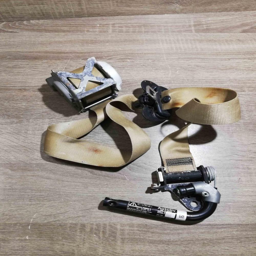 S27171169064 07B1501P0343U  Front seatbelt BMW X5 E70