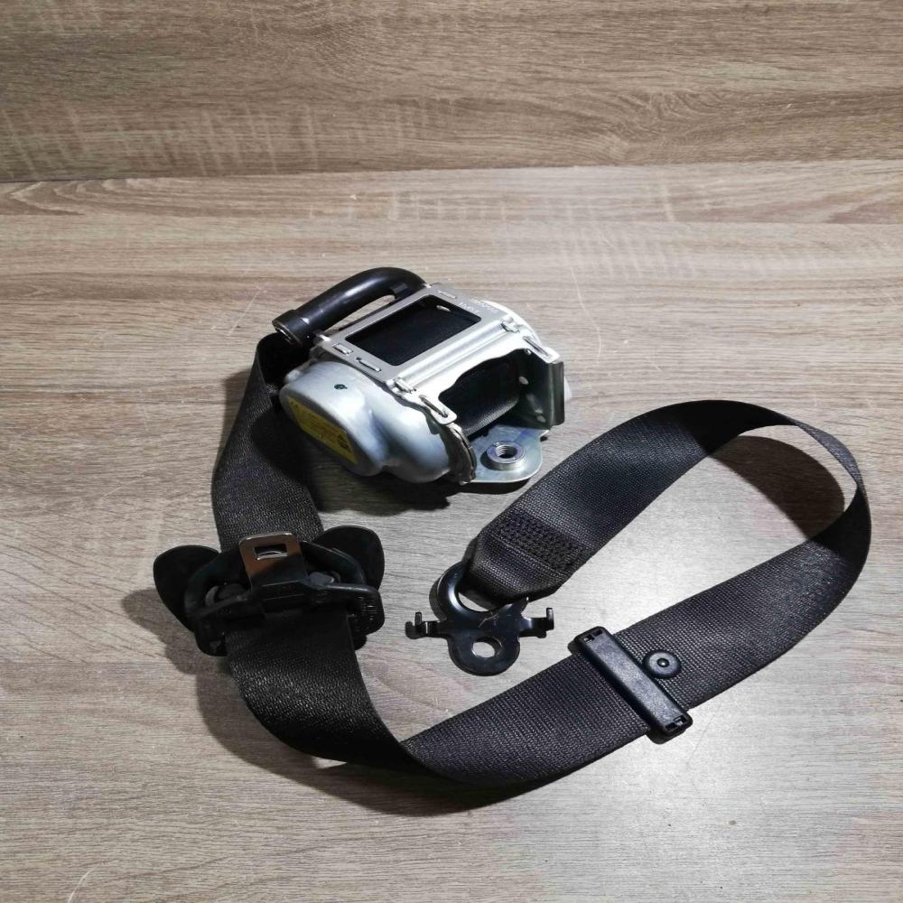 34133468   Front seatbelt BMW 5 G30 G31