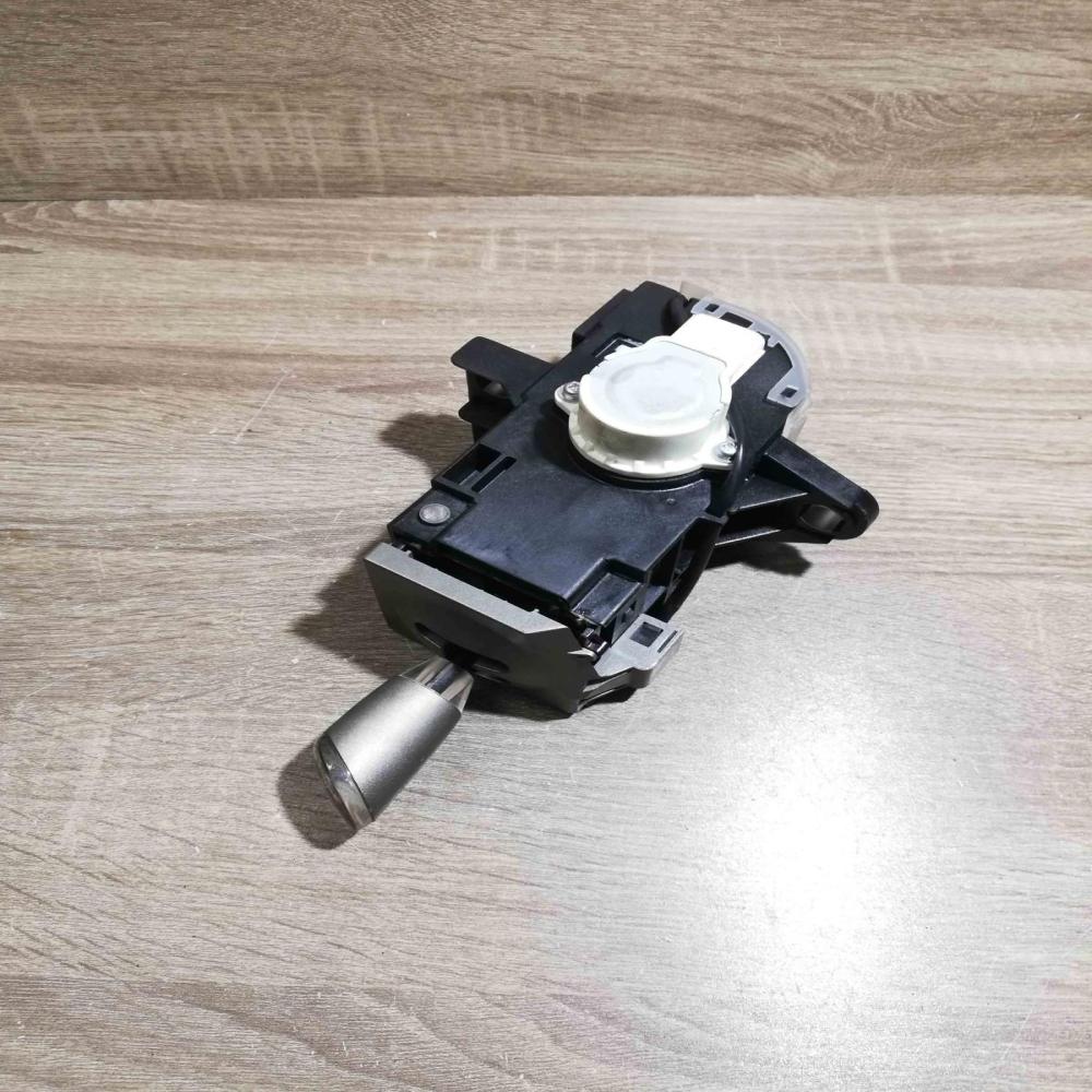 Prius gear selector   Gear shifter/selector Toyota Prius (XW20)