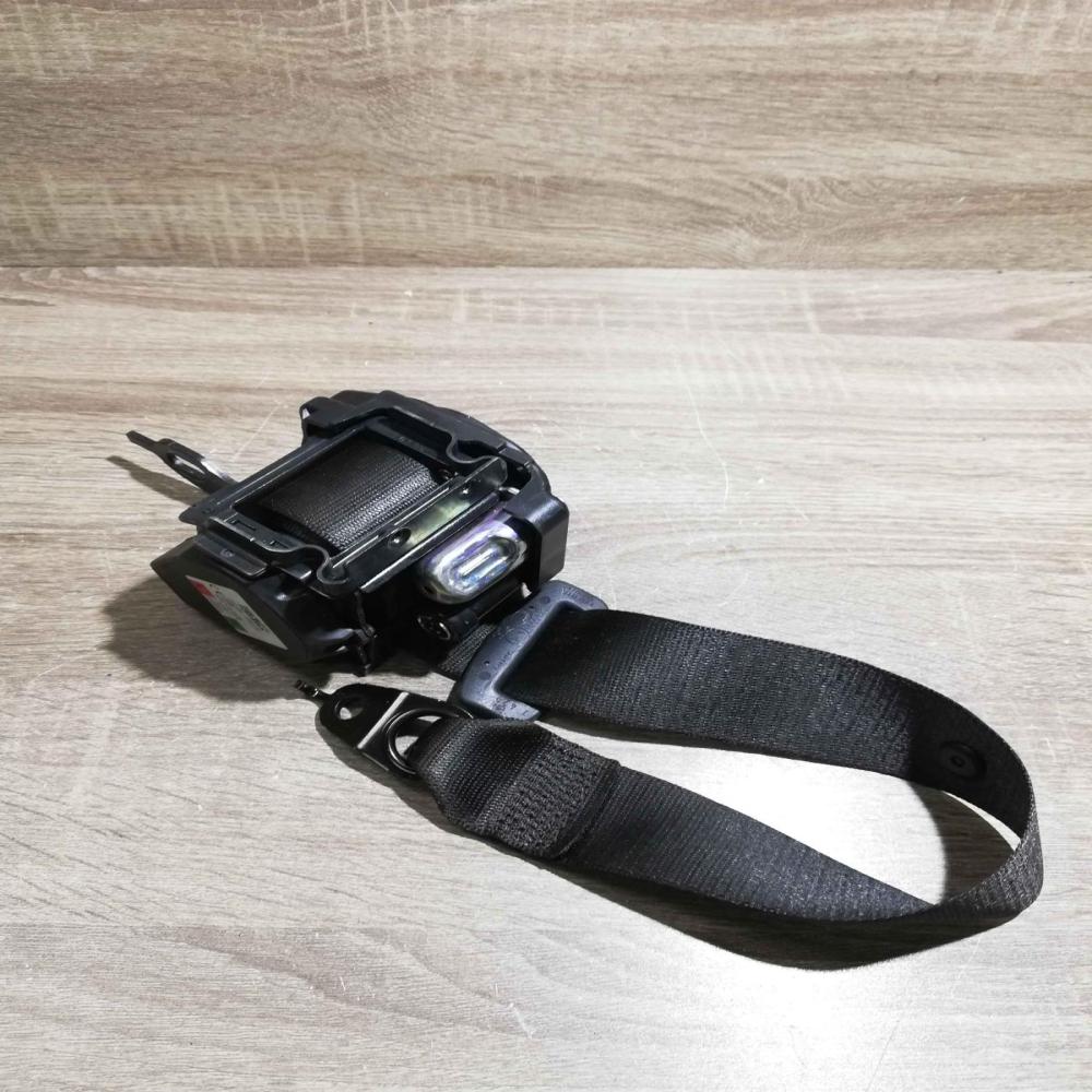 639708700B   Rear seatbelt BMW 5 G30 G31