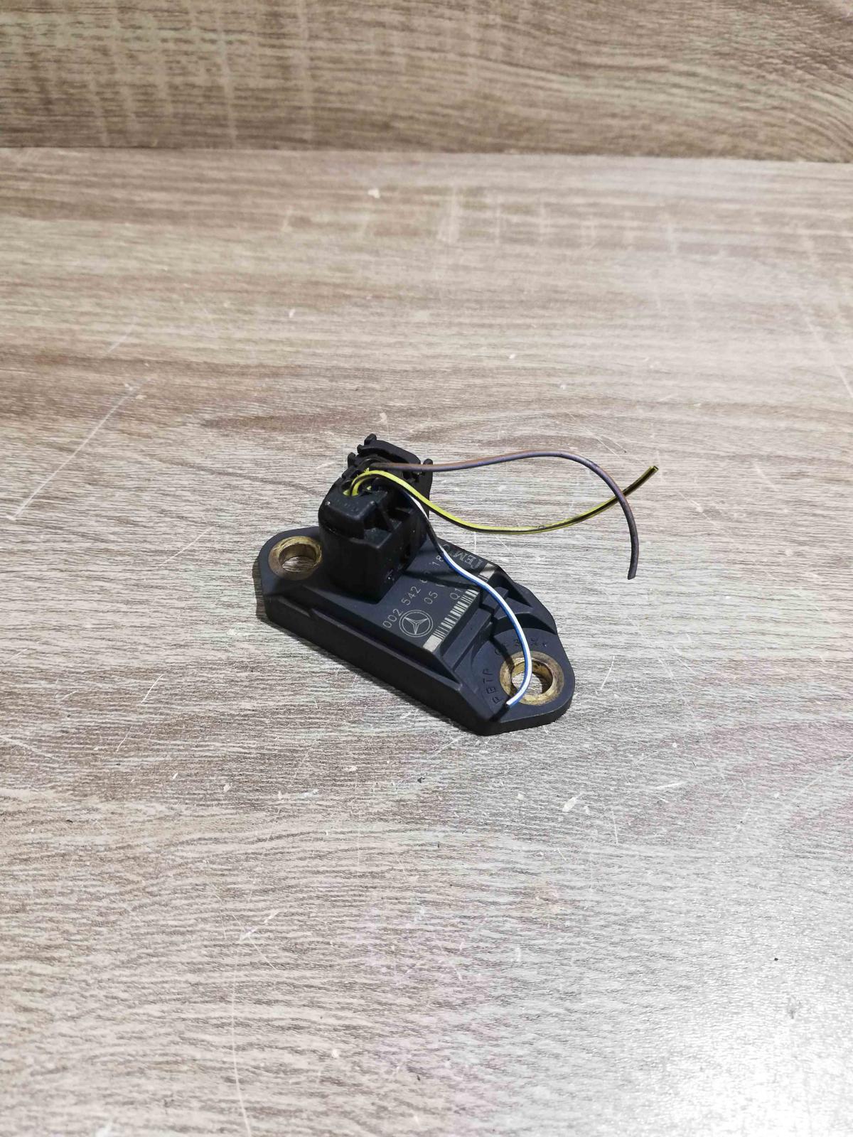 0025426918   Airbag deployment crash/impact sensor Mercedes-Benz S W220