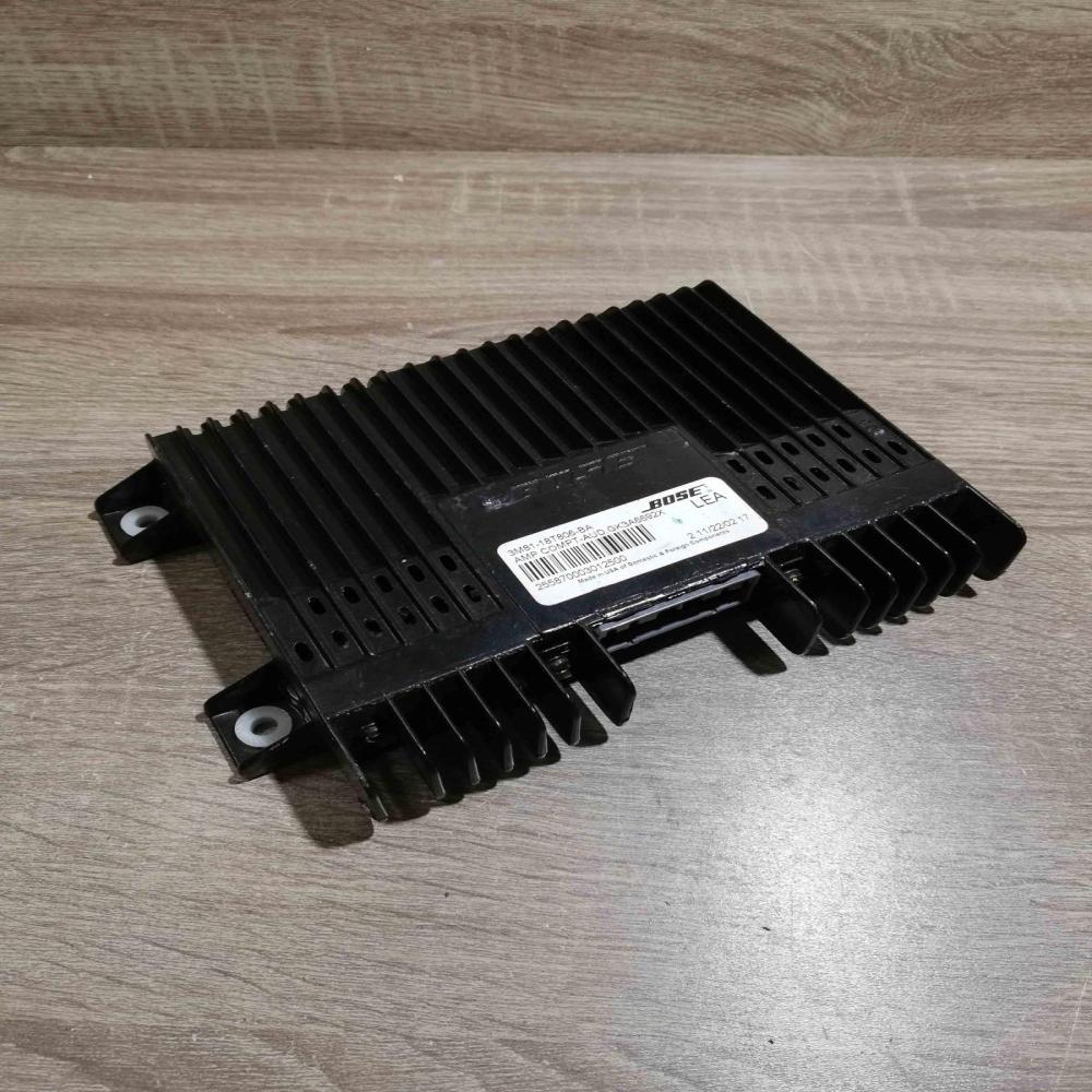 3M81 18T806 BA   Sound amplifier Mazda 5