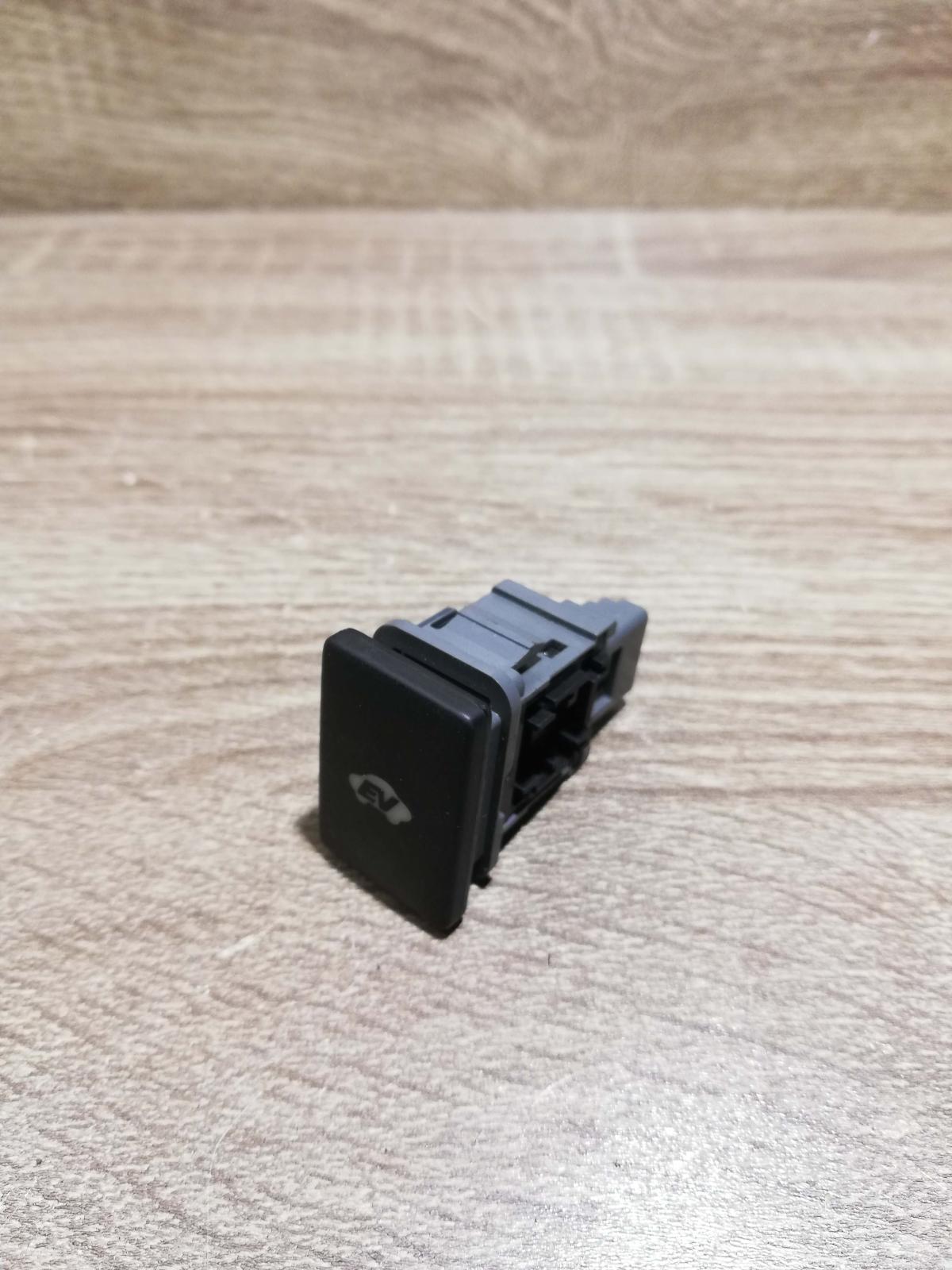 15B060   Other switches/knobs/shifts Toyota Prius (XW20)