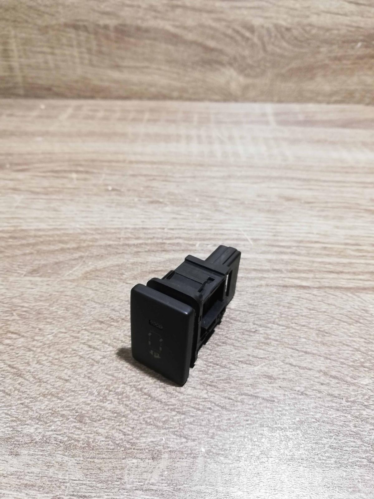 15C032   Other switches/knobs/shifts Toyota Prius (XW20)